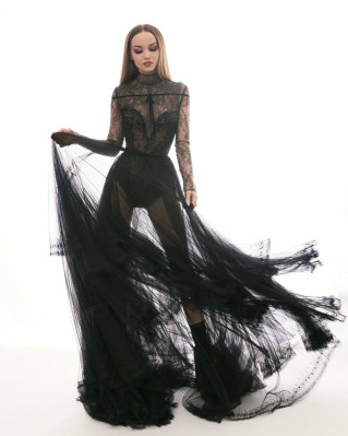 Dove Cameron – Vanity Fair Oscars Party 2025 Shoot