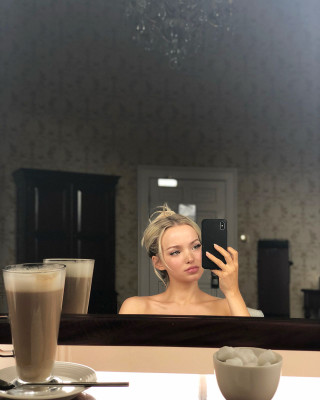 Dove Cameron – Social Medi