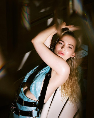 Dove Cameron
