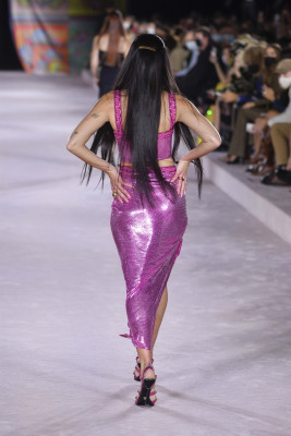 Dua Lipa - Versace Fashion Show at Milan Fashion Week 09/25/2021