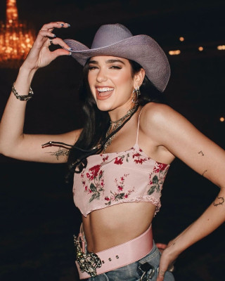 Dua Lipa 