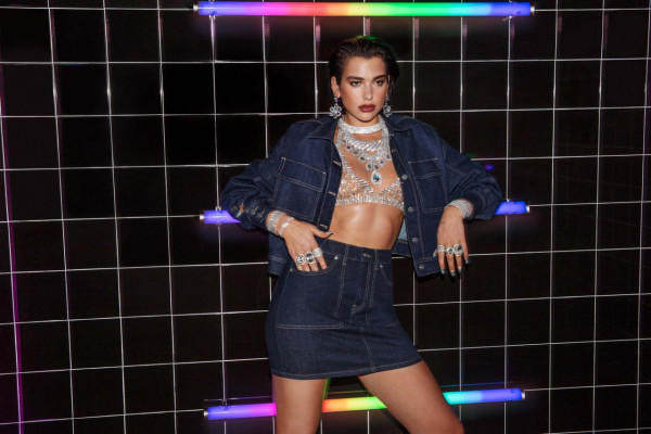 Dua Lipa – Pepe Jeans AW19 Photoshoot