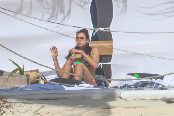 Dua Lipa is seen in Tulum, Mexico | 01.01.2021