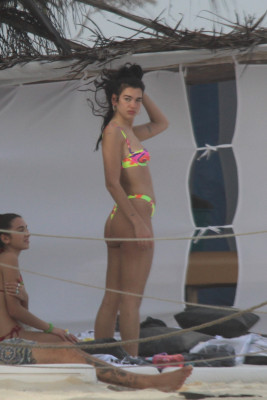Dua Lipa is seen in Tulum, Mexico | 01.01.2021