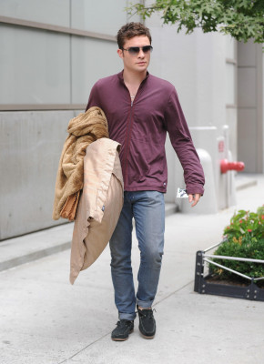 Ed Westwick pic #551775