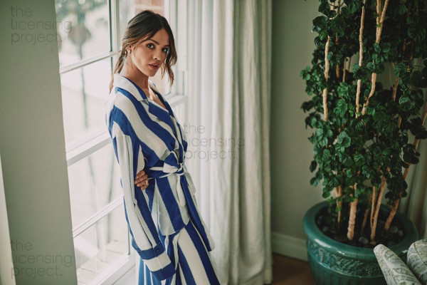 Eiza Gonzalez by Mike Rosenthal for Nexos Magazine &amp; American Airlines (2020)