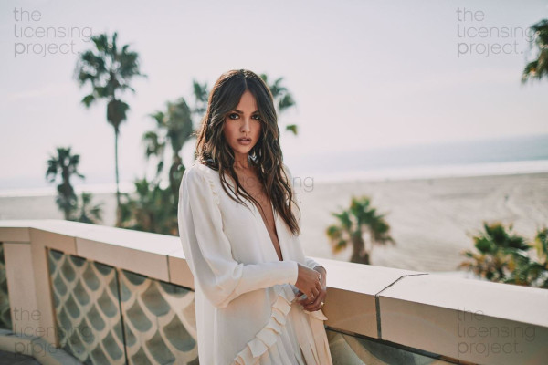 Eiza Gonzalez by Mike Rosenthal for Nexos Magazine &amp; American Airlines (2020)