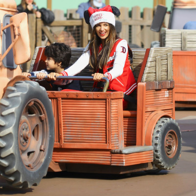Eiza Gonzalez – Disneyland Park in Los Angeles 