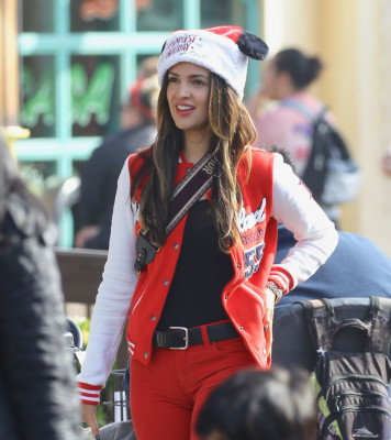 Eiza Gonzalez – Disneyland Park in Los Angeles 