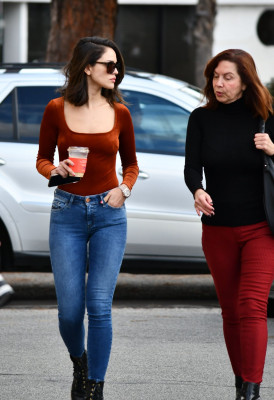 Eiza Gonzalez Street Style – Heading Out to Lunch in Los Angeles 03/11/2020