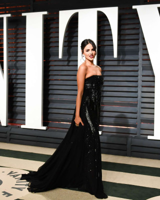 Eiza Gonzalez – 2017 Vanity Fair Oscar Party in Hollywood