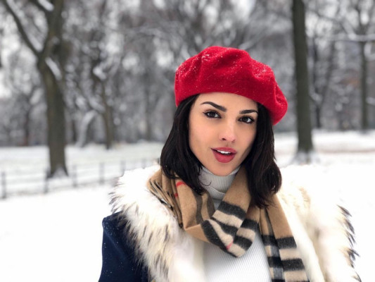 Eiza Gonzalez – Social Media