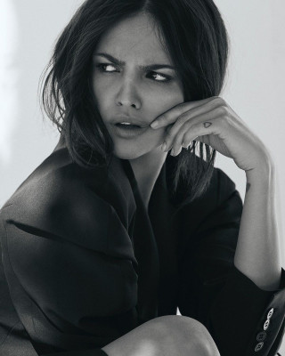 Eiza Gonzalez by Dennis Leupold for Amazing Magazine || 2021