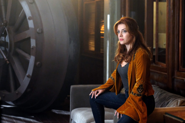 Elena Satine - The Gifted (2017) 1x09 'outfoX'