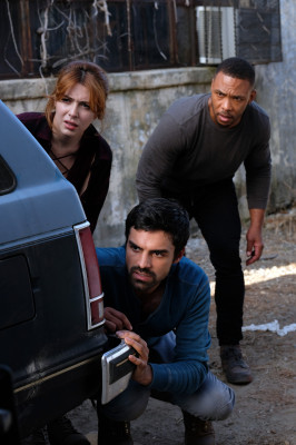 Elena Satine - The Gifted (2017) 1x04 &#039;eXit strategy&#039;