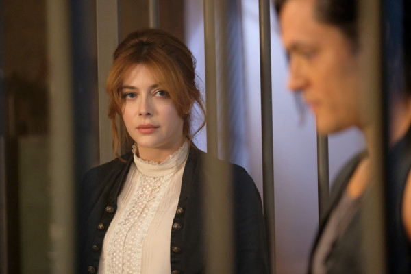 Elena Satine - The Gifted (2017) 1x04 &#039;eXit strategy&#039;