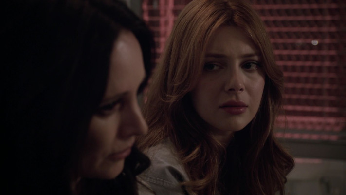 Elena Satine - Revenge (2014) 4x01 &#039;Renaissance&#039;