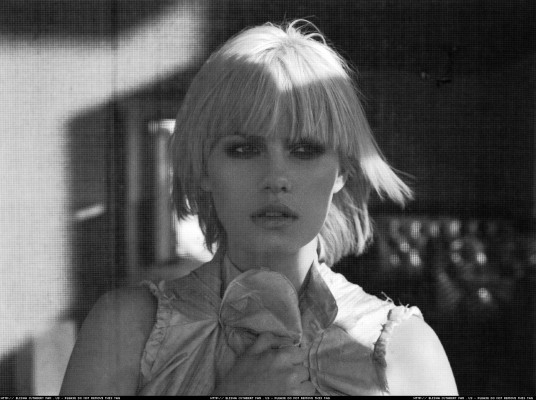 photo 16 in Elisha Cuthbert gallery [id33351] -0001-11-30 00:00:00