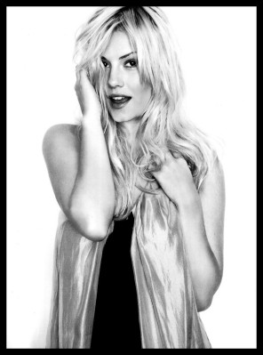 photo 3 in Elisha Cuthbert gallery [id71419] -0001-11-30 00:00:00