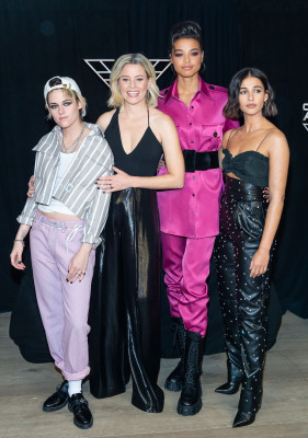 Elizabeth Banks - Photocall of &#039;Charlie&#039;s Angels&#039; in Los Angeles // 11.11.2019