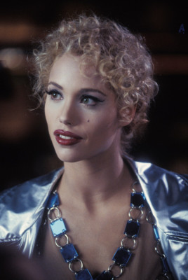 Elizabeth Berkley pic #1168791