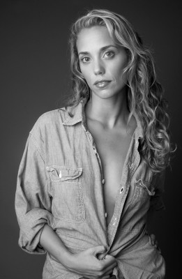 Elizabeth Berkley pic #1178413