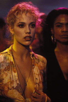 Elizabeth Berkley pic #1173158