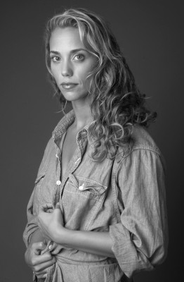 Elizabeth Berkley pic #1178412