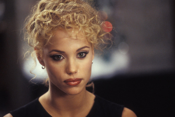 Elizabeth Berkley pic #1172559
