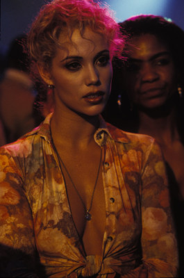 Elizabeth Berkley pic #1173157