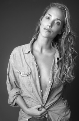 Elizabeth Berkley pic #1178408