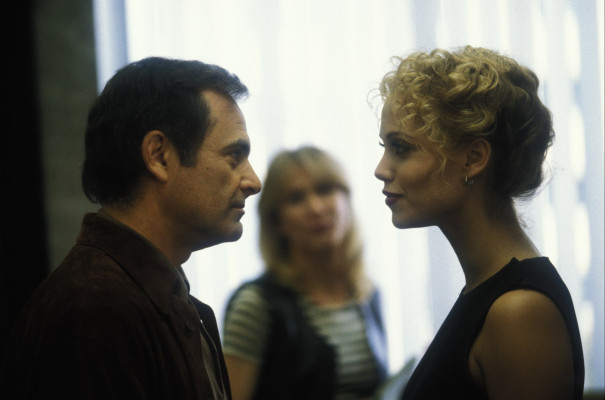 Elizabeth Berkley pic #1172563