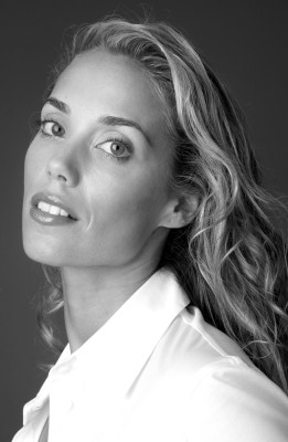 Elizabeth Berkley pic #1178401