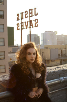 Elizabeth Gillies