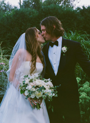 Elizabeth Gillies - Wedding in New Jersey by Emily Lipson 08/08/2020