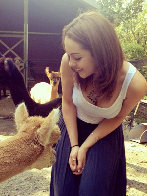 Elizabeth Gillies pic #555921