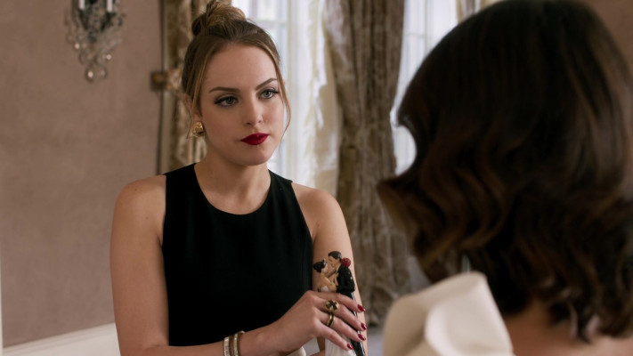 Elizabeth Gillies - Dynasty (2017) 1x01 &#039;I Hardly Recognized You&#039;