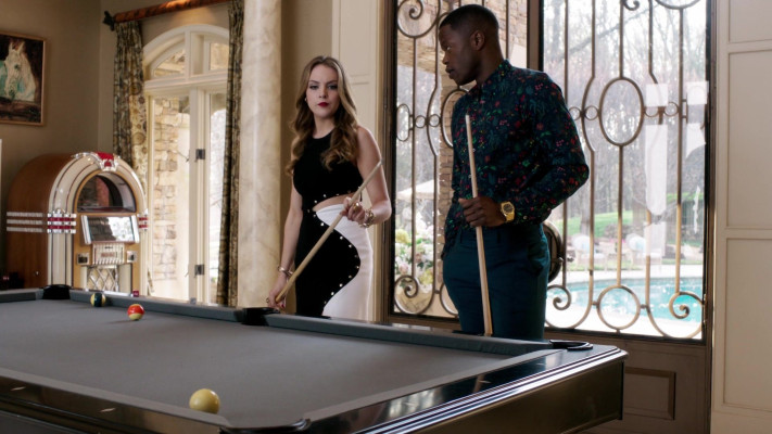 Elizabeth Gillies - Dynasty (2017) 1x01 &#039;I Hardly Recognized You&#039;