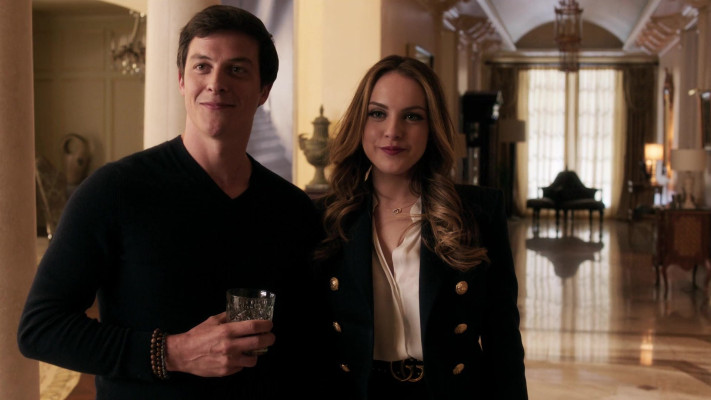 Elizabeth Gillies - Dynasty (2017) 1x01 &#039;I Hardly Recognized You&#039;