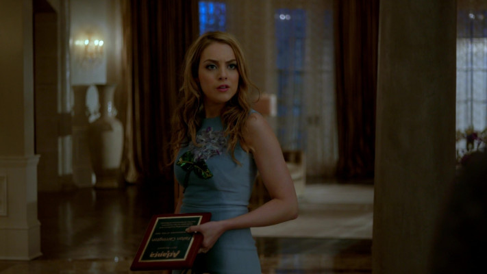 Elizabeth Gillies - Dynasty (2017) 1x05 &#039;Company Slut&#039;
