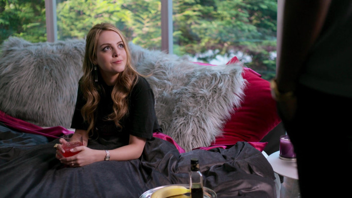 Elizabeth Gillies - Dynasty (2017) 1x06 &#039;Exist Only for Me&#039;