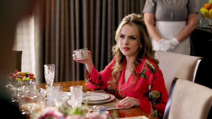 Elizabeth Gillies - Dynasty (2017) 1x08 &#039;The Best Things in Life&#039;