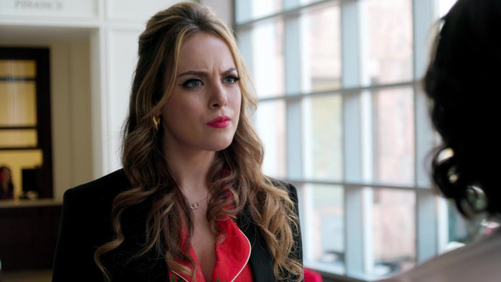 Elizabeth Gillies - Dynasty (2017) 1x08 &#039;The Best Things in Life&#039;