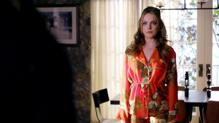 Elizabeth Gillies - Dynasty (2017) 1x08 &#039;The Best Things in Life&#039;