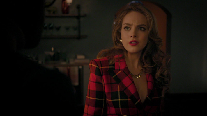 Elizabeth Gillies - Dynasty (2017) 1x09 &#039;Rotten Things&#039;