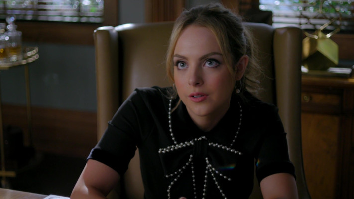 Elizabeth Gillies - Dynasty (2018) 1x10 &#039;A Well-Dressed Tarantula&#039;
