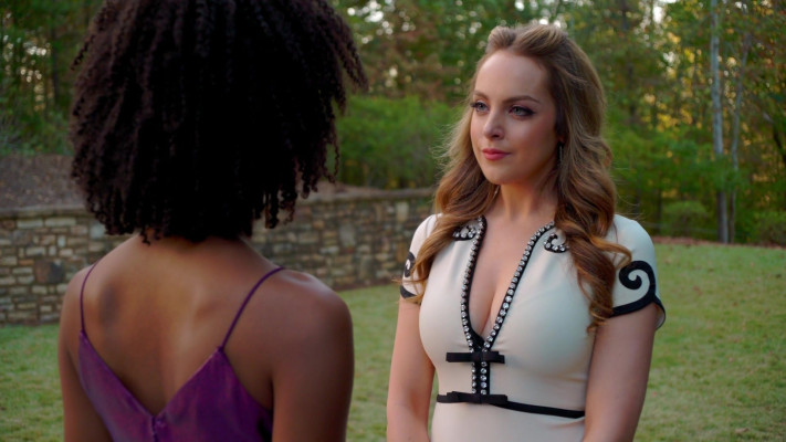 Elizabeth Gillies - Dynasty (2018) 1x10 &#039;A Well-Dressed Tarantula&#039;