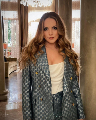 Elizabeth Gillies - Dynasty (2021) 4x01 &#039;That Unfortunate Dinner&#039;