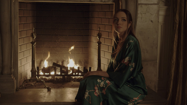 Elizabeth Gillies - Dynasty (2021) 4x01 &#039;That Unfortunate Dinner&#039;