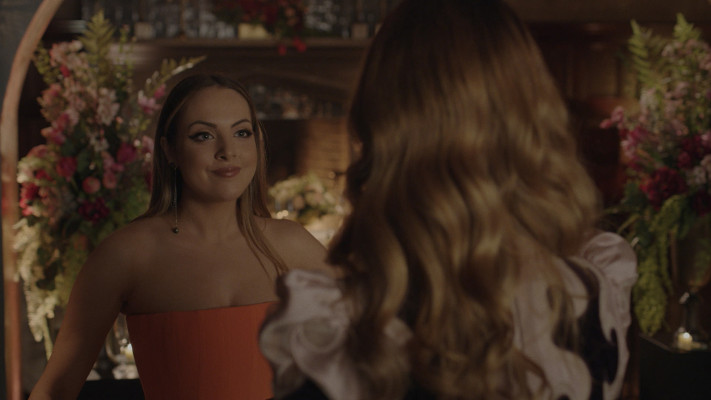 Elizabeth Gillies - Dynasty (2021) 4x01 &#039;That Unfortunate Dinner&#039;